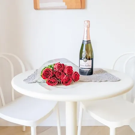 Jacuzzi Prive & Cinema - Maison Romantique Holiday home Agde