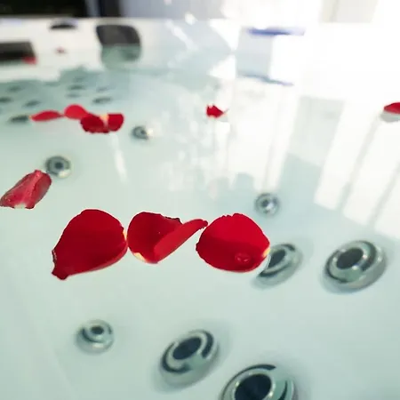 Jacuzzi Prive & Cinema - Maison Romantique * Agde