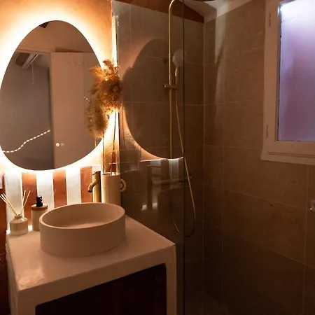 Jacuzzi Prive & Cinema - Maison Romantique Holiday home Agde