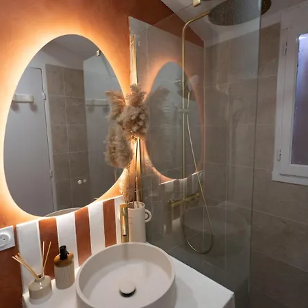 Jacuzzi Privé&cinéma - Maison Romantique * Agde